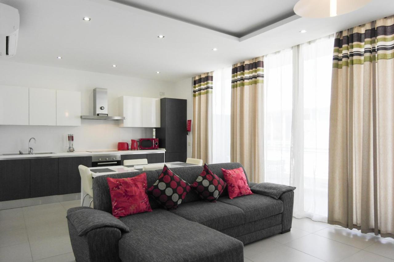 Modern Luxury Penthouse In Perfect Location Sliema